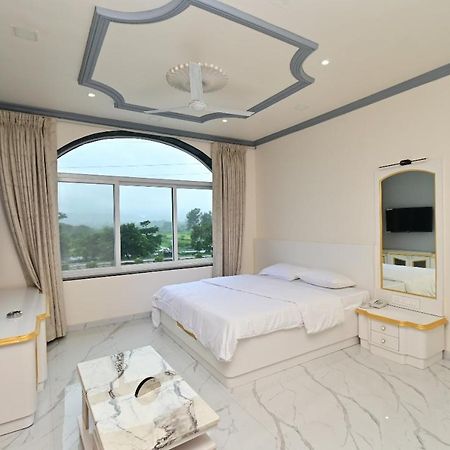 Vedika Garden Hotel Lonavala Eksteriør billede