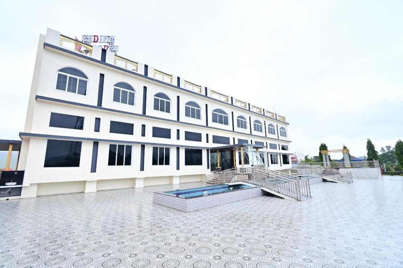 Vedika Garden Hotel Lonavala Eksteriør billede