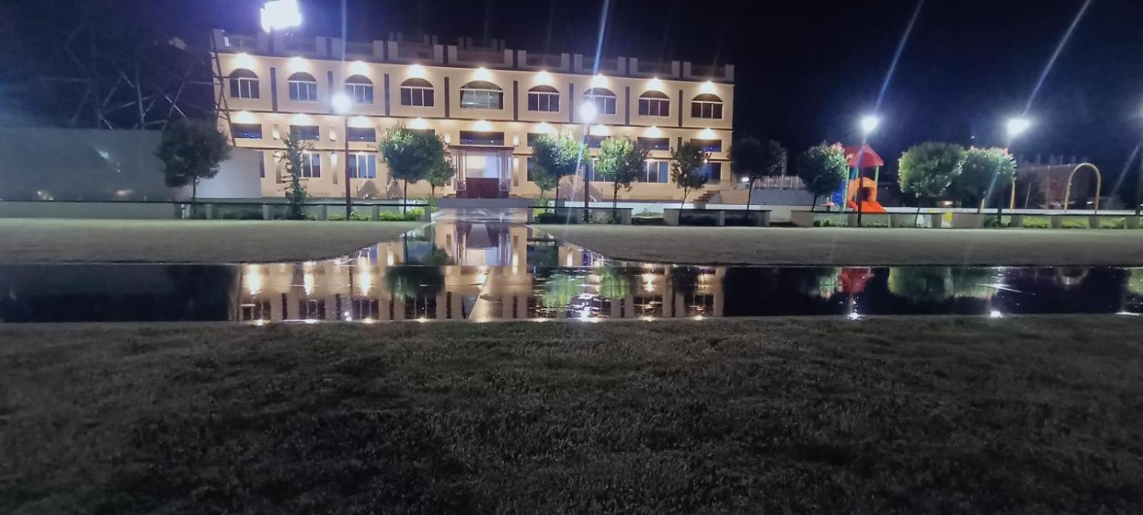 Vedika Garden Hotel Lonavala Eksteriør billede