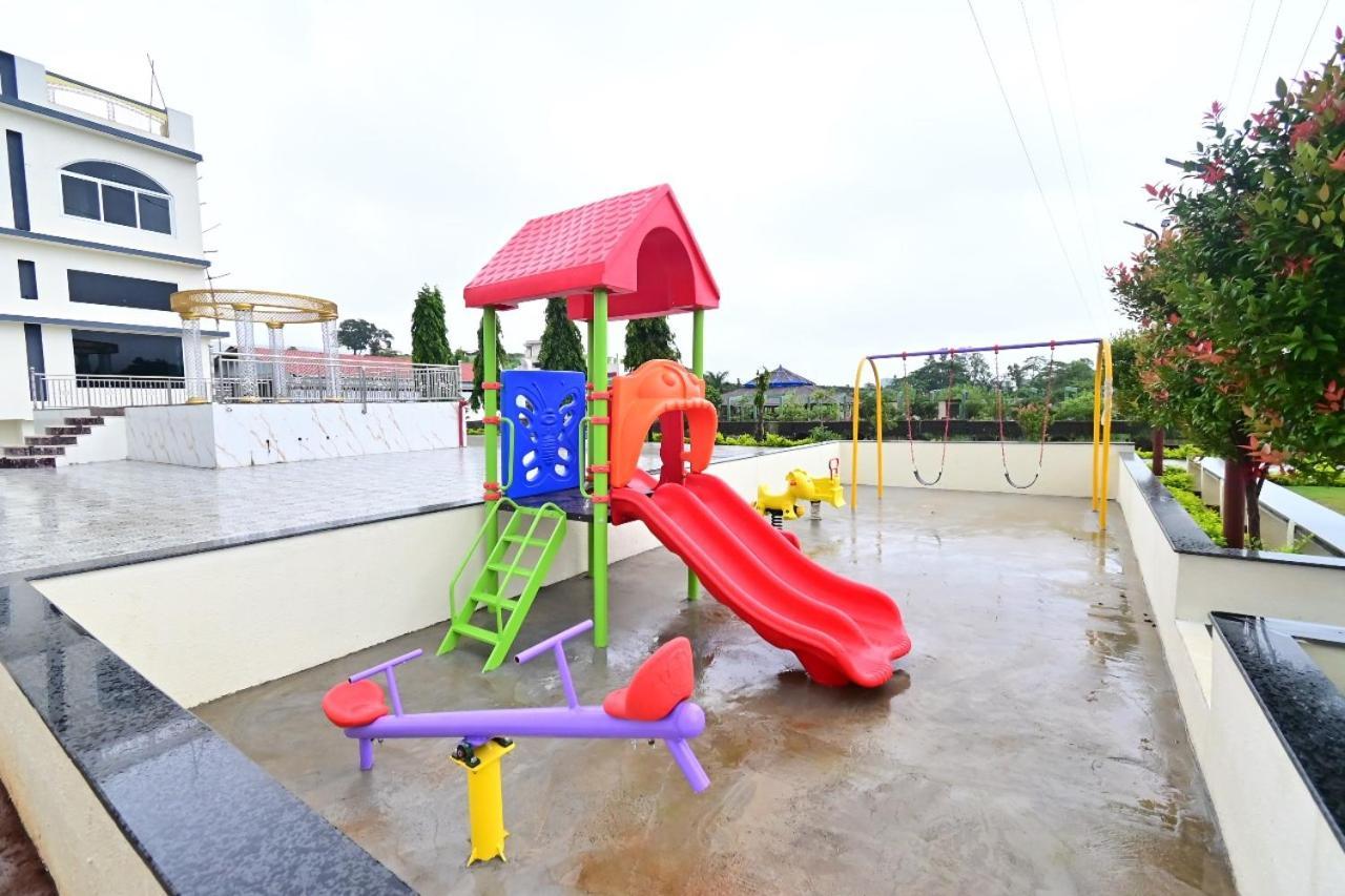 Vedika Garden Hotel Lonavala Eksteriør billede