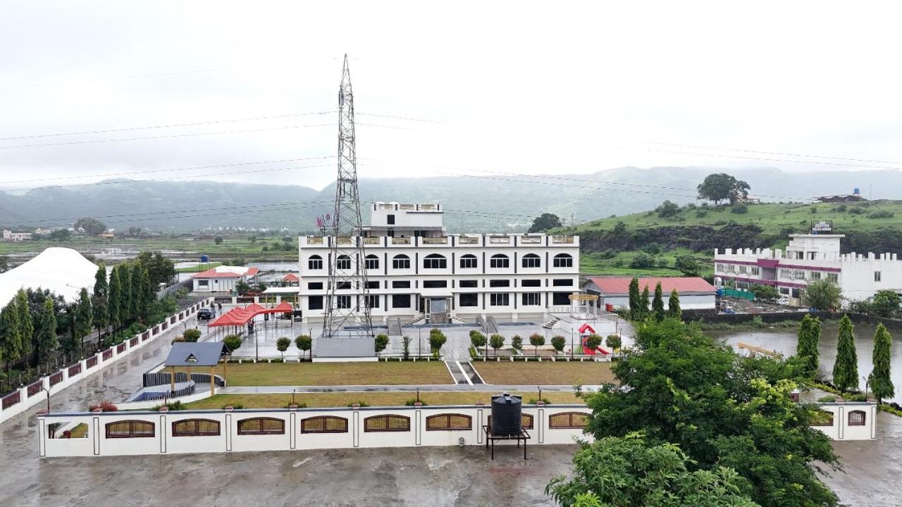 Vedika Garden Hotel Lonavala Eksteriør billede